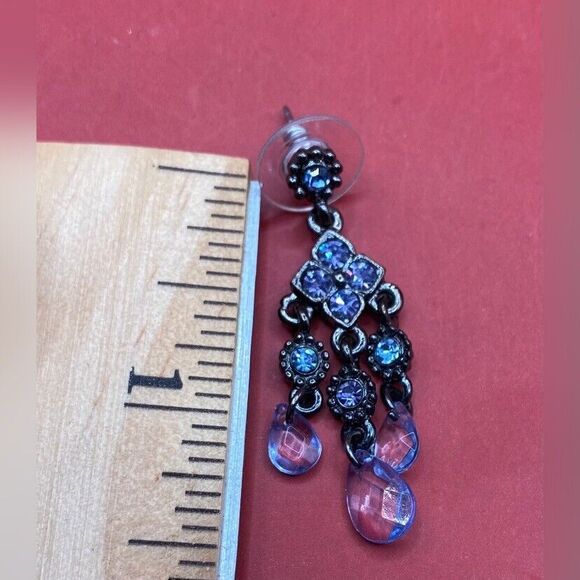 Women’s Earrings Rhinestone Dangle Multi Shaped Pierced 1.5” - Picture 2 of 2